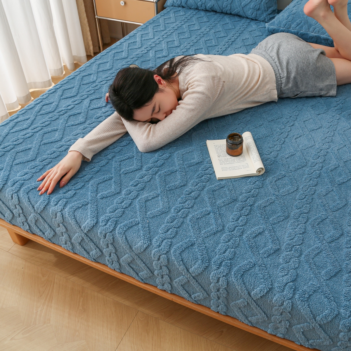 91家纺网 家纺一手货源 找家纺 亚龙工厂店 2025新款亲肤舒适塔肤绒床笠三件套 蓝色