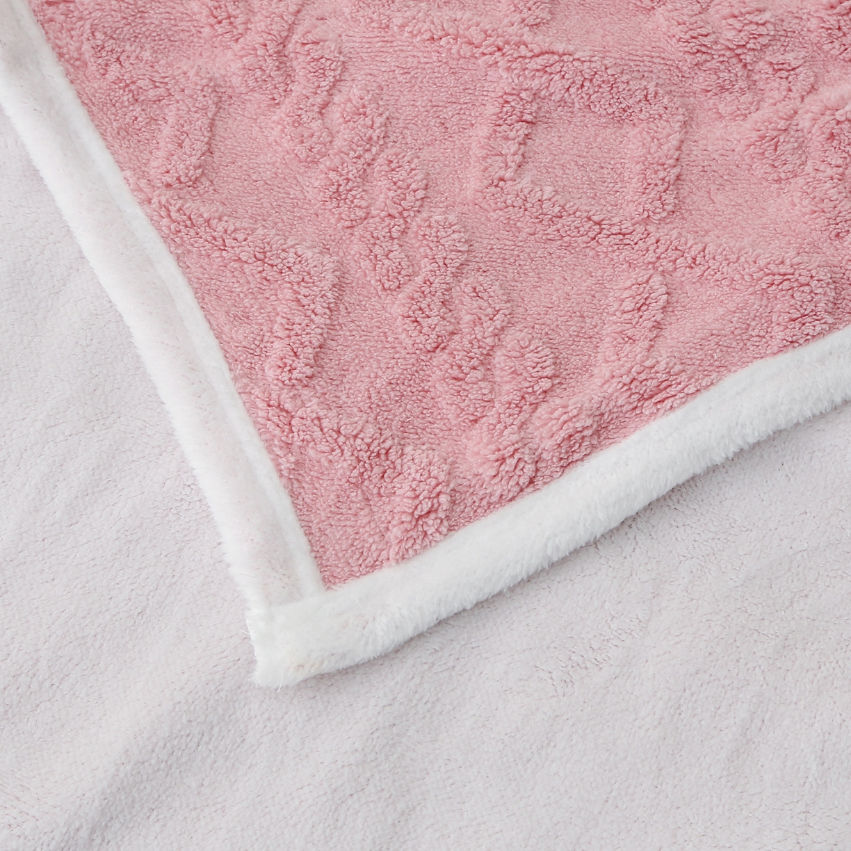 91家纺网 家纺一手货源 找家纺 亚龙工厂店 2025新款亲肤舒适塔肤绒毛毯盖毯毯子 粉色