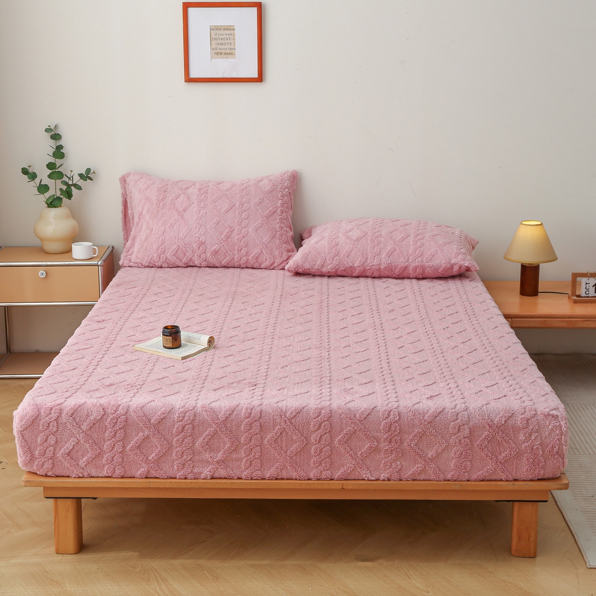 91家纺网 家纺一手货源 找家纺 亚龙工厂店 2025新款亲肤舒适塔肤绒床笠三件套 粉色