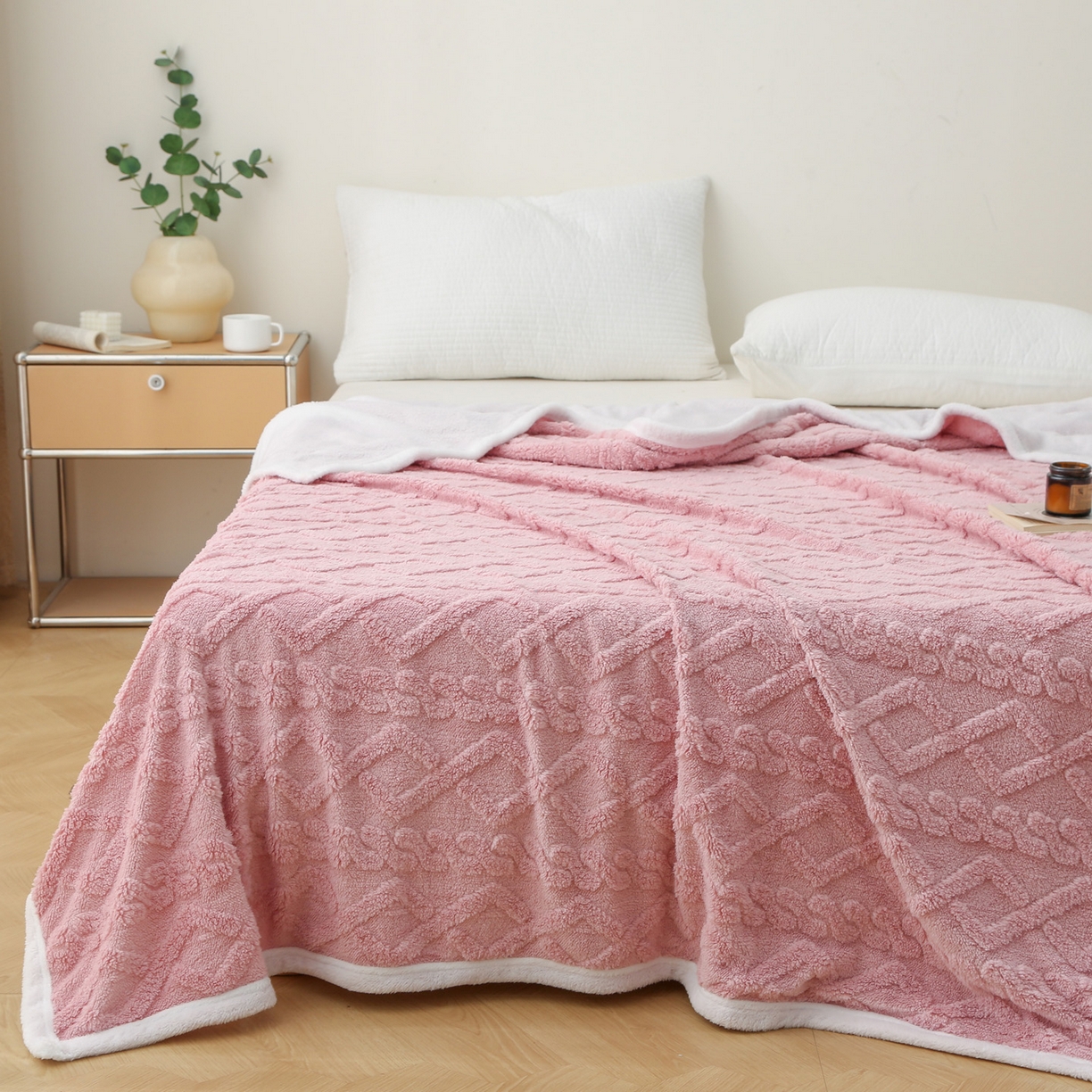 91家纺网 家纺一手货源 找家纺 亚龙工厂店 2025新款亲肤舒适塔肤绒毛毯盖毯毯子 粉色