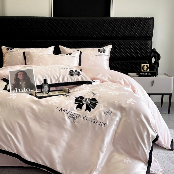 91家纺网 家纺一手货源 找家纺 金牛座家纺 2025新款贡缎提花磨毛亲肤棉刺绣四件套-蝴蝶结 蝴蝶结-浅粉