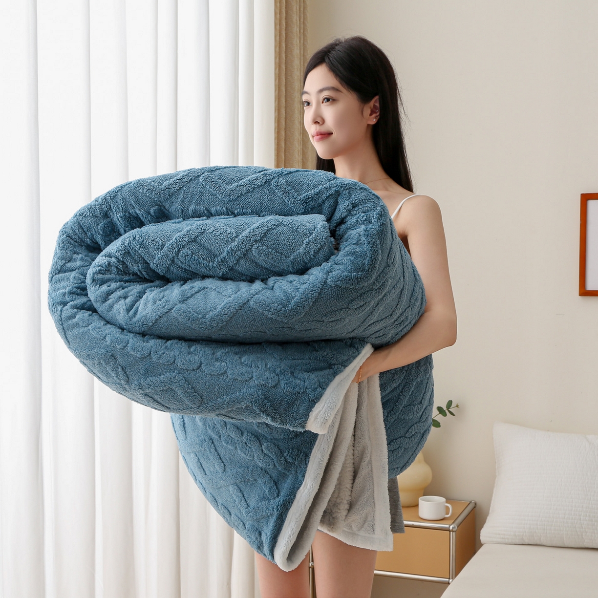 亚龙工厂店 2025新款亲肤舒适塔肤绒毛毯盖毯毯子 蓝色