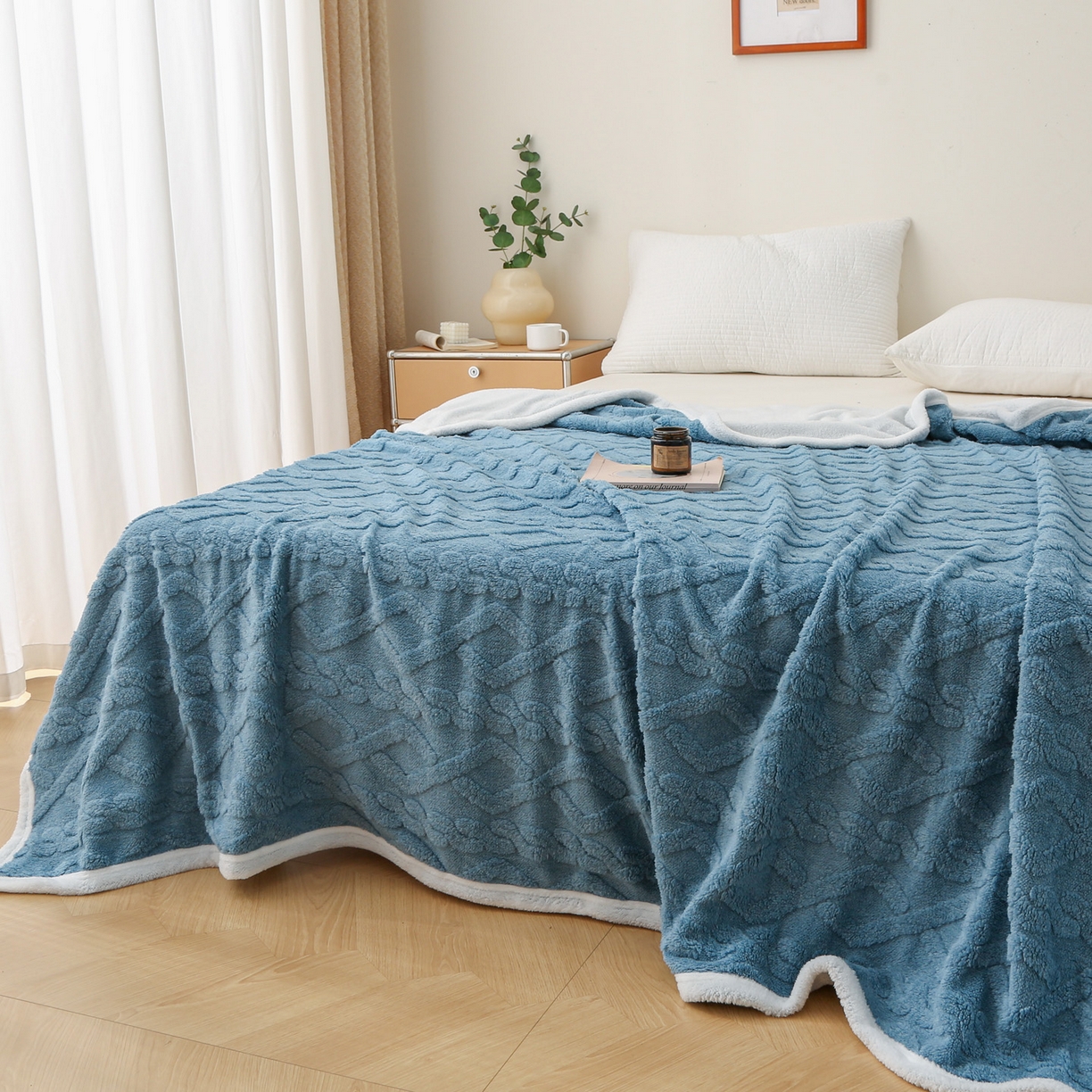 91家纺网 家纺一手货源 找家纺 亚龙工厂店 2025新款亲肤舒适塔肤绒毛毯盖毯毯子 蓝色