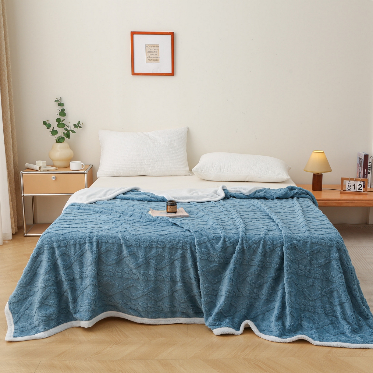 91家纺网 家纺一手货源 找家纺 亚龙工厂店 2025新款亲肤舒适塔肤绒毛毯盖毯毯子 蓝色