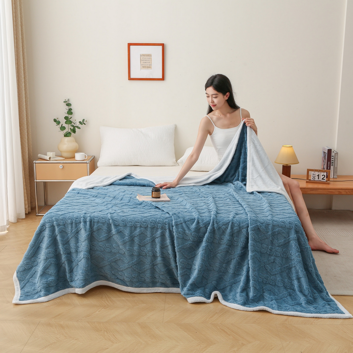 91家纺网 家纺一手货源 找家纺 亚龙工厂店 2025新款亲肤舒适塔肤绒毛毯盖毯毯子 蓝色