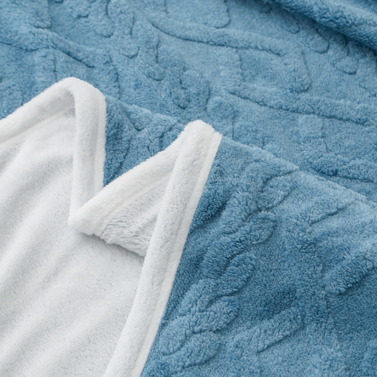 91家纺网 家纺一手货源 找家纺 亚龙工厂店 2025新款亲肤舒适塔肤绒毛毯盖毯毯子 蓝色