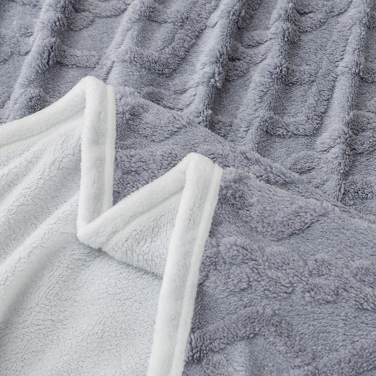 91家纺网 家纺一手货源 找家纺 亚龙工厂店 2025新款亲肤舒适塔肤绒毛毯盖毯毯子 灰色