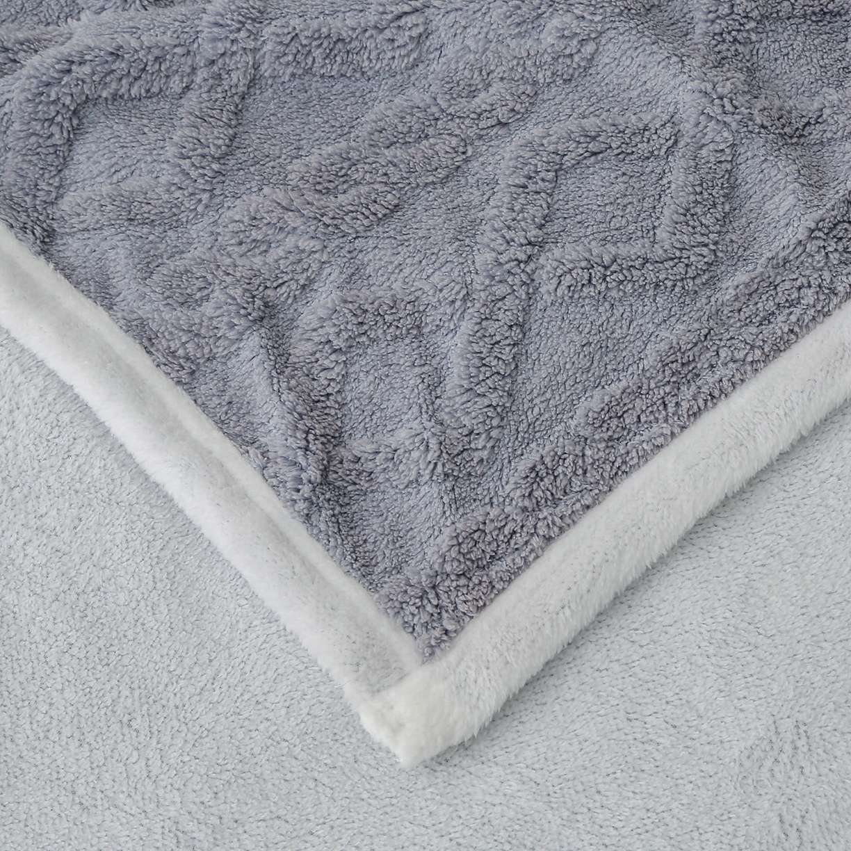 91家纺网 家纺一手货源 找家纺 亚龙工厂店 2025新款亲肤舒适塔肤绒毛毯盖毯毯子 灰色