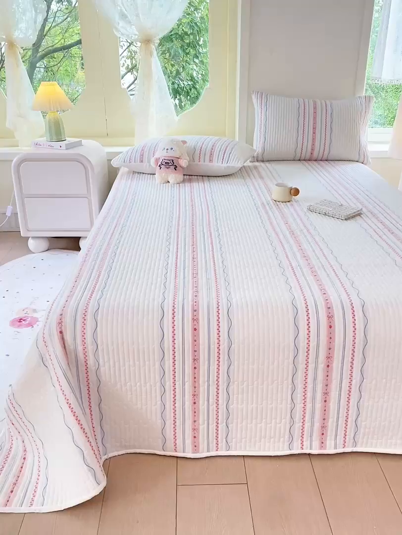 91家纺网 家纺一手货源 找家纺 灰鲸 2025新款全棉色织提花床盖系列 简爱-粉
