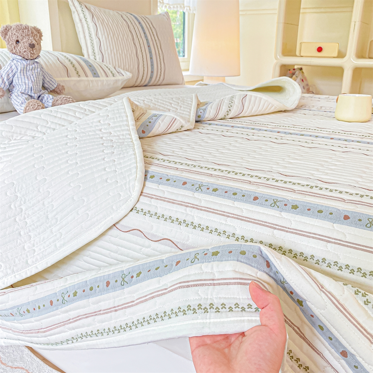 91家纺网 家纺一手货源 找家纺 灰鲸 2025新款全棉色织提花床盖系列 简爱-蓝