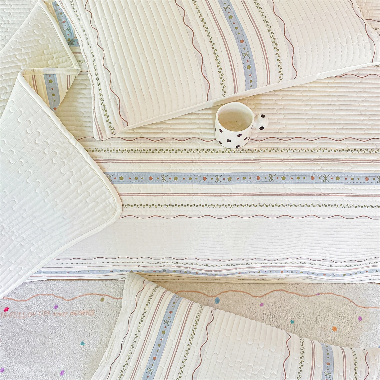 91家纺网 家纺一手货源 找家纺 灰鲸 2025新款全棉色织提花床盖系列 简爱-蓝