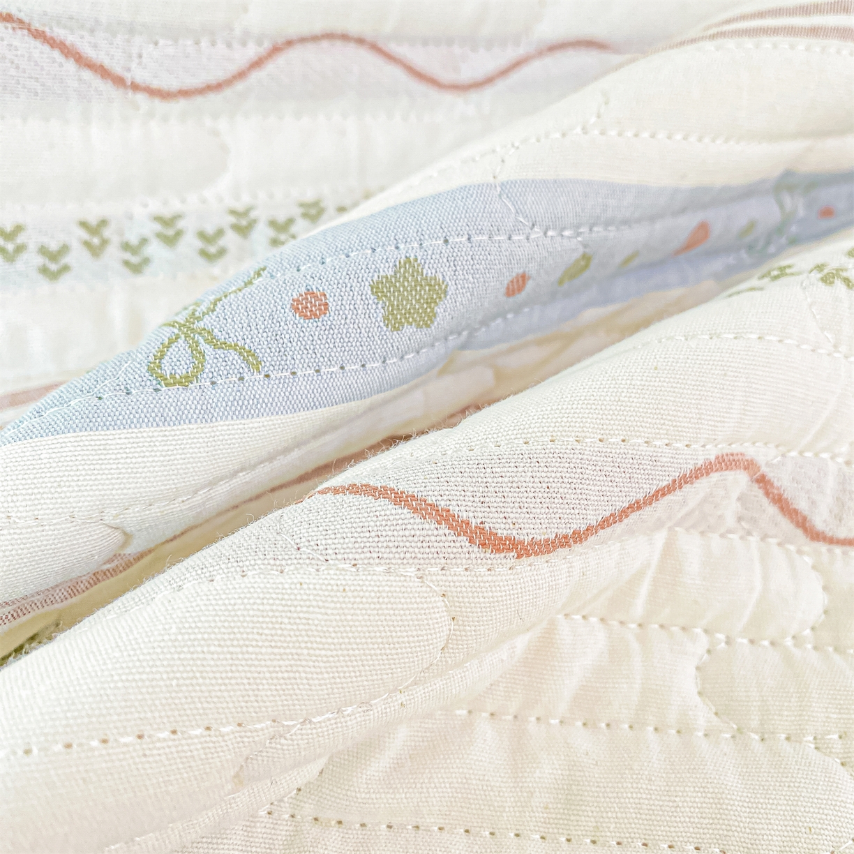 91家纺网 家纺一手货源 找家纺 灰鲸 2025新款全棉色织提花床盖系列 简爱-蓝