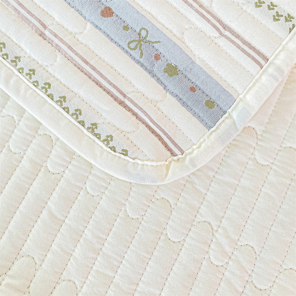 91家纺网 家纺一手货源 找家纺 灰鲸 2025新款全棉色织提花床盖系列 简爱-蓝