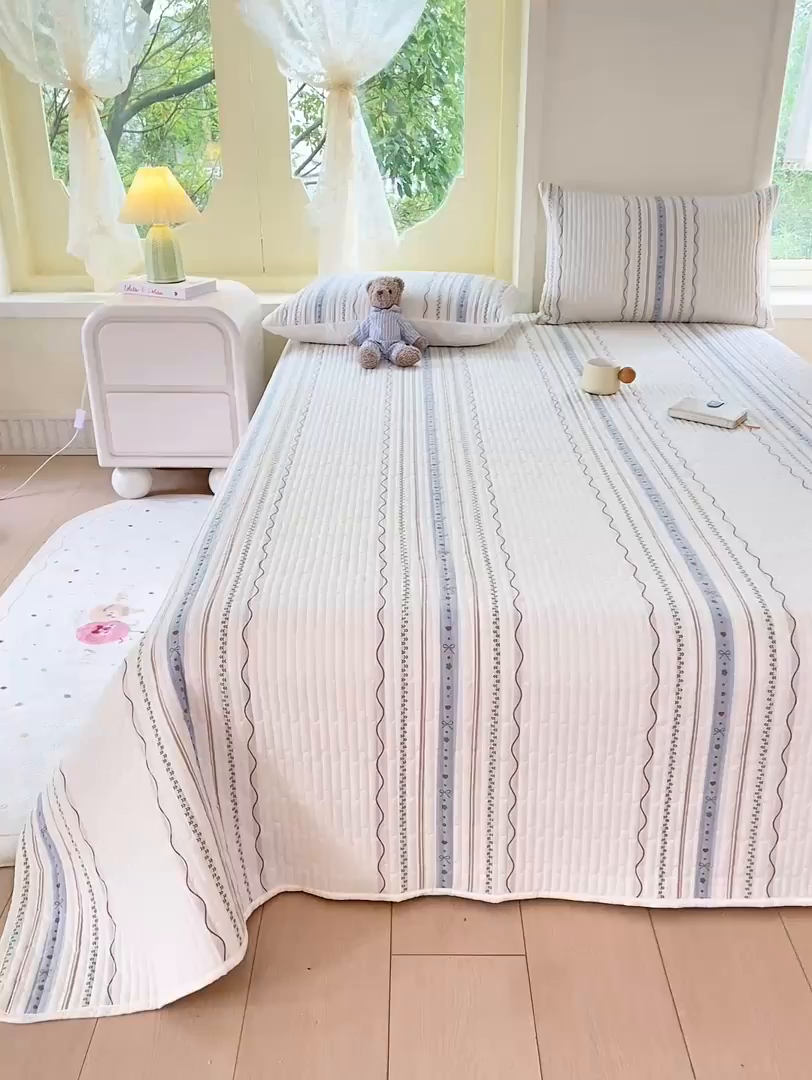 91家纺网 家纺一手货源 找家纺 灰鲸 2025新款全棉色织提花床盖系列 简爱-蓝
