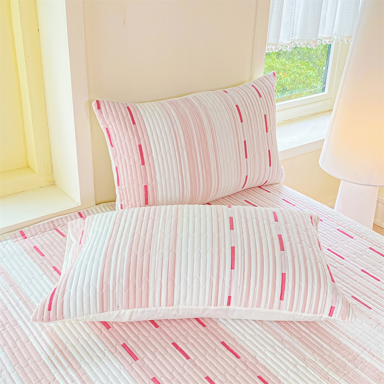 91家纺网 家纺一手货源 找家纺 灰鲸 2025新款全棉色织提花床盖系列 速写-粉