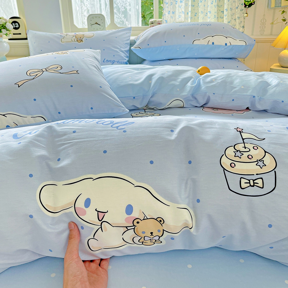 91家纺网 家纺一手货源 找家纺 朵希曼 2025新款全棉三丽鸥卡通印花系列四件套 点点玉桂狗