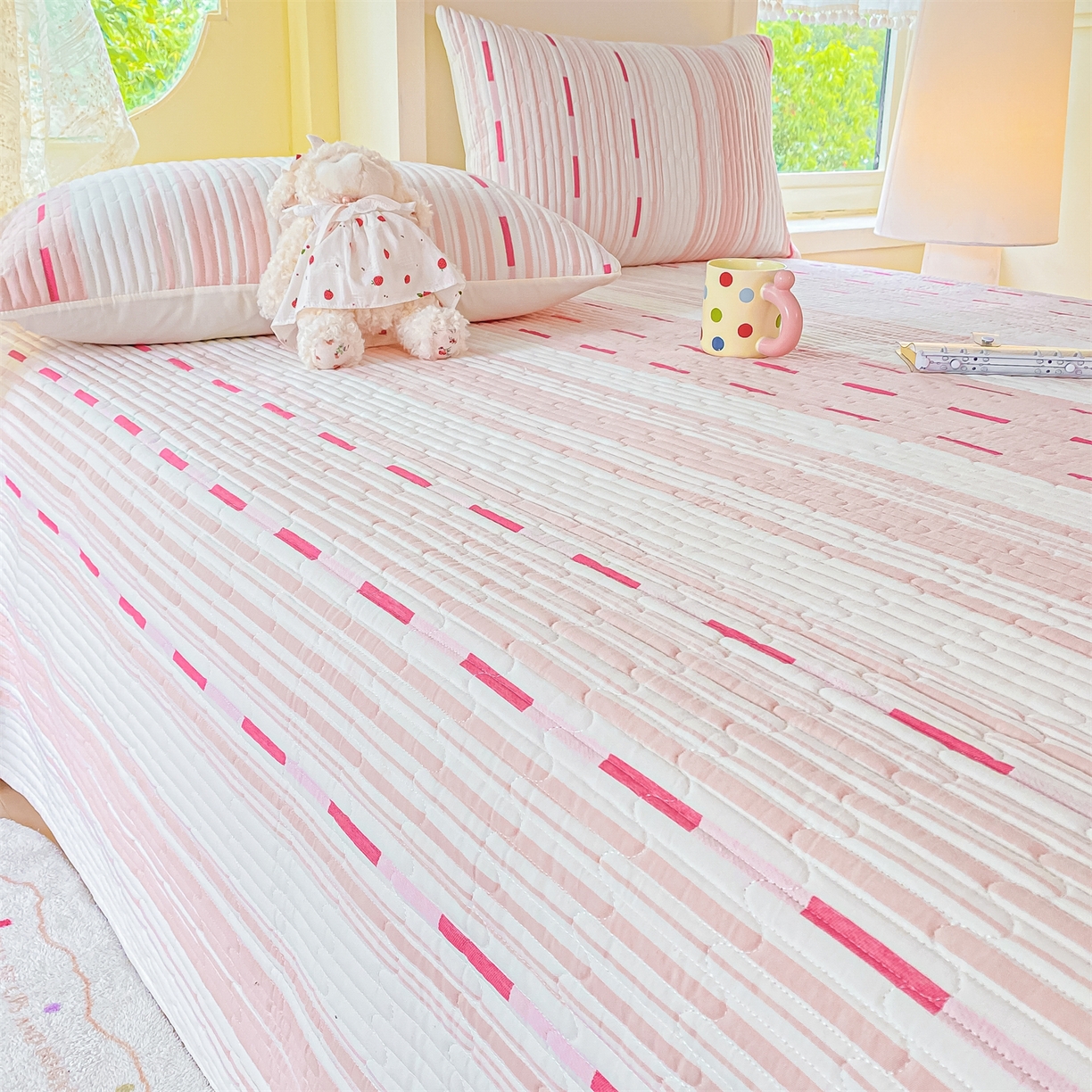 91家纺网 家纺一手货源 找家纺 灰鲸 2025新款全棉色织提花床盖系列 速写-粉