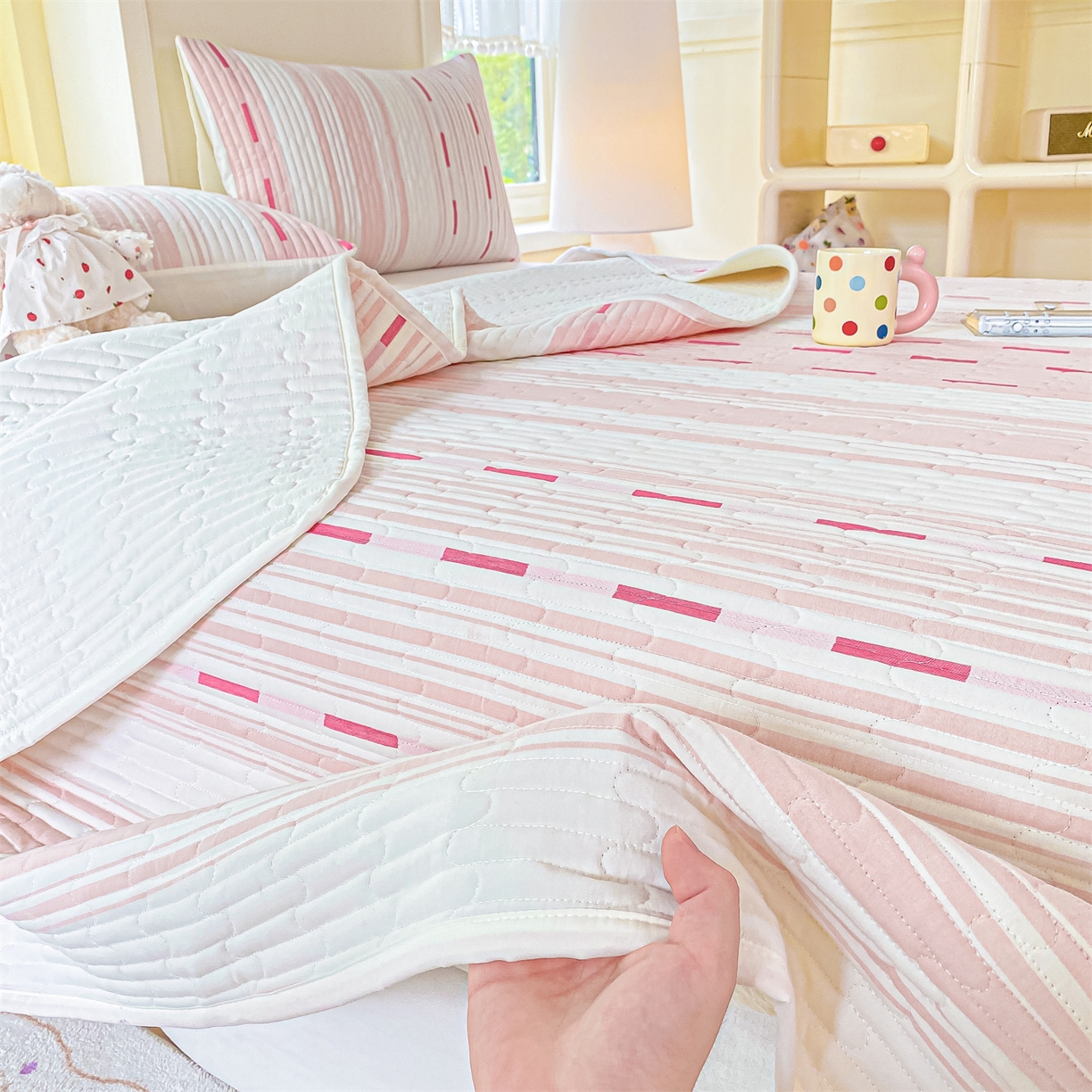 91家纺网 家纺一手货源 找家纺 灰鲸 2025新款全棉色织提花床盖系列 速写-粉