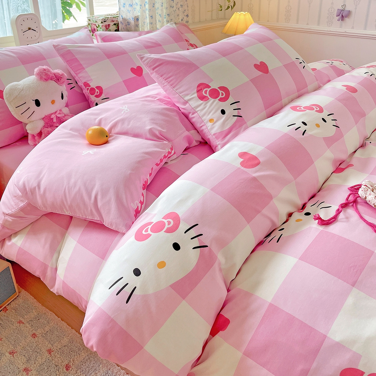 91家纺网 家纺一手货源 找家纺 朵希曼 2025新款全棉三丽鸥卡通印花系列四件套 告白凯蒂猫