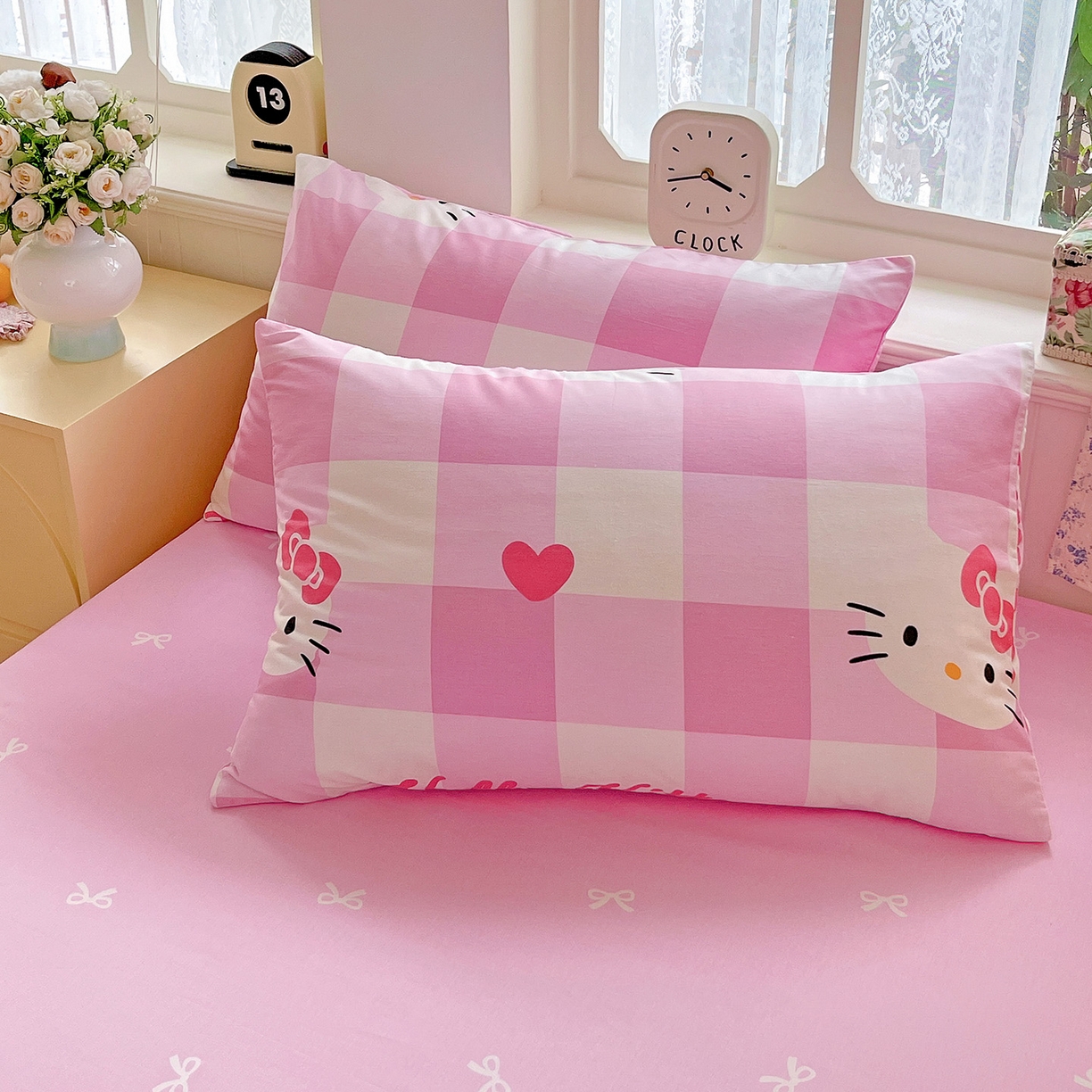 91家纺网 家纺一手货源 找家纺 朵希曼 2025新款全棉三丽鸥卡通印花系列四件套 告白凯蒂猫