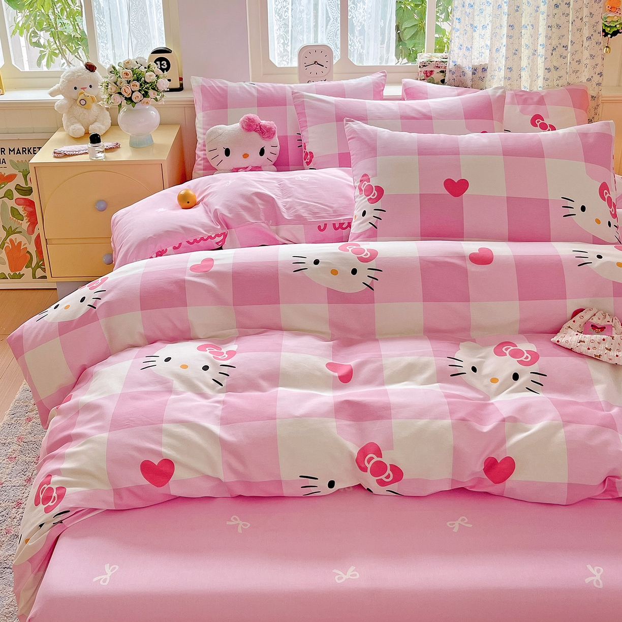 91家纺网 家纺一手货源 找家纺 朵希曼 2025新款全棉三丽鸥卡通印花系列四件套 告白凯蒂猫