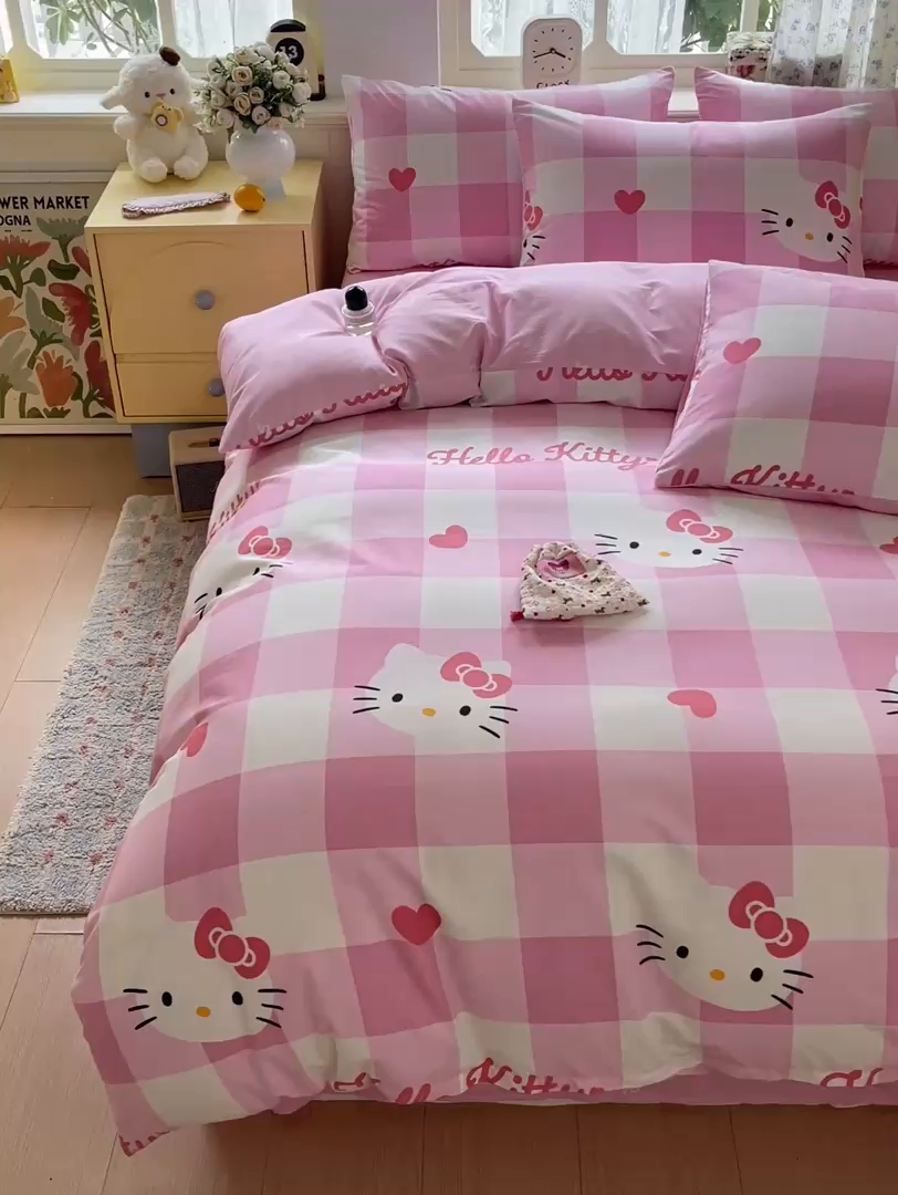 91家纺网 家纺一手货源 找家纺 朵希曼 2025新款全棉三丽鸥卡通印花系列四件套 告白凯蒂猫