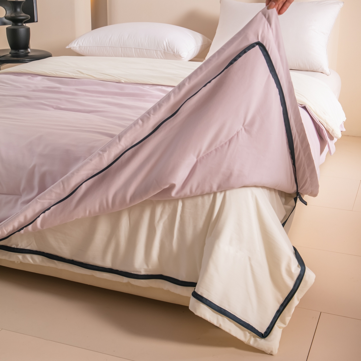 91家纺网 家纺一手货源 找家纺 龙图家纺 2025新款亚朵冬被星球深睡被PRO可机洗抗菌控温被双层子母被双胎被春秋被冬被 雾凇粉