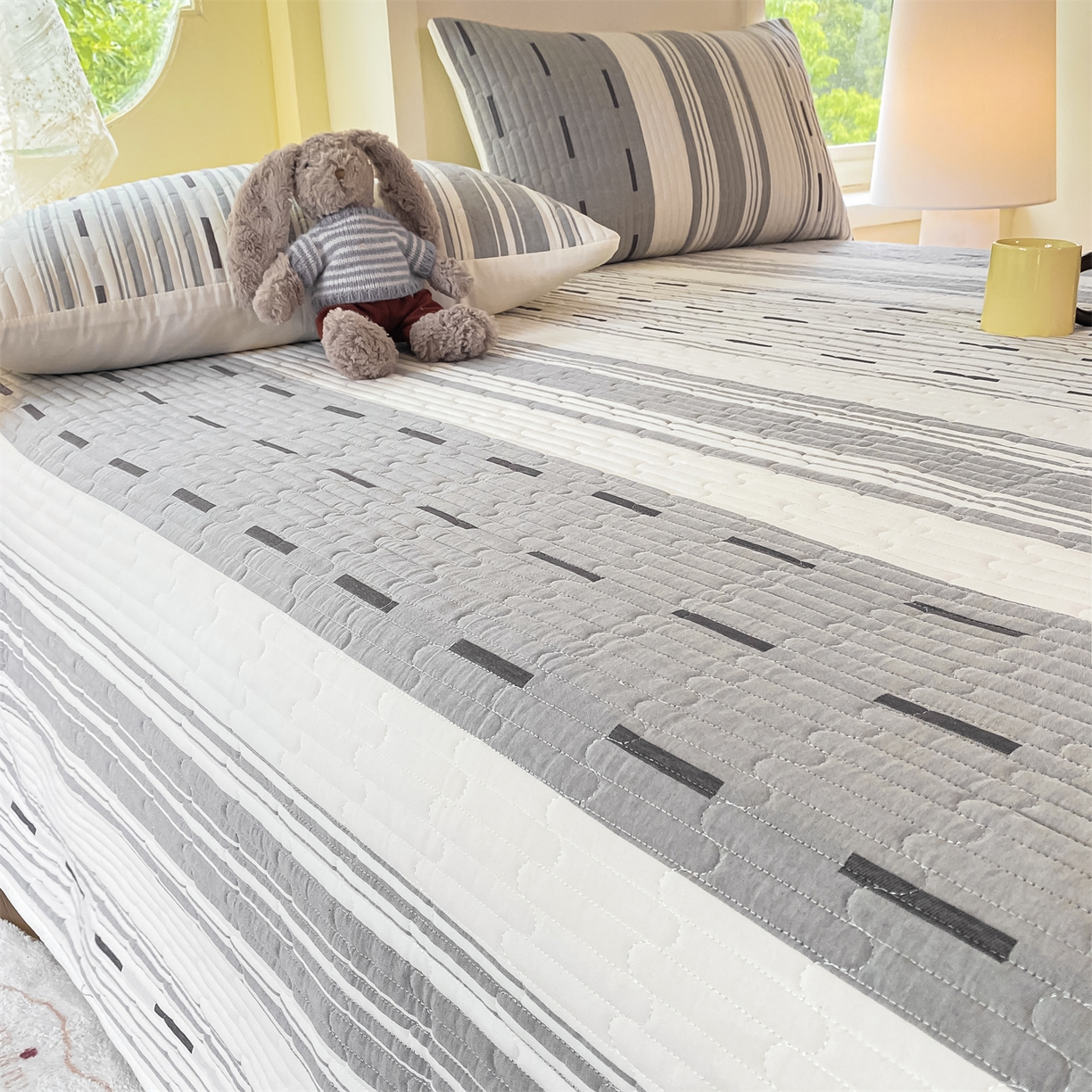 91家纺网 家纺一手货源 找家纺 灰鲸 2025新款全棉色织提花床盖系列 速写-灰