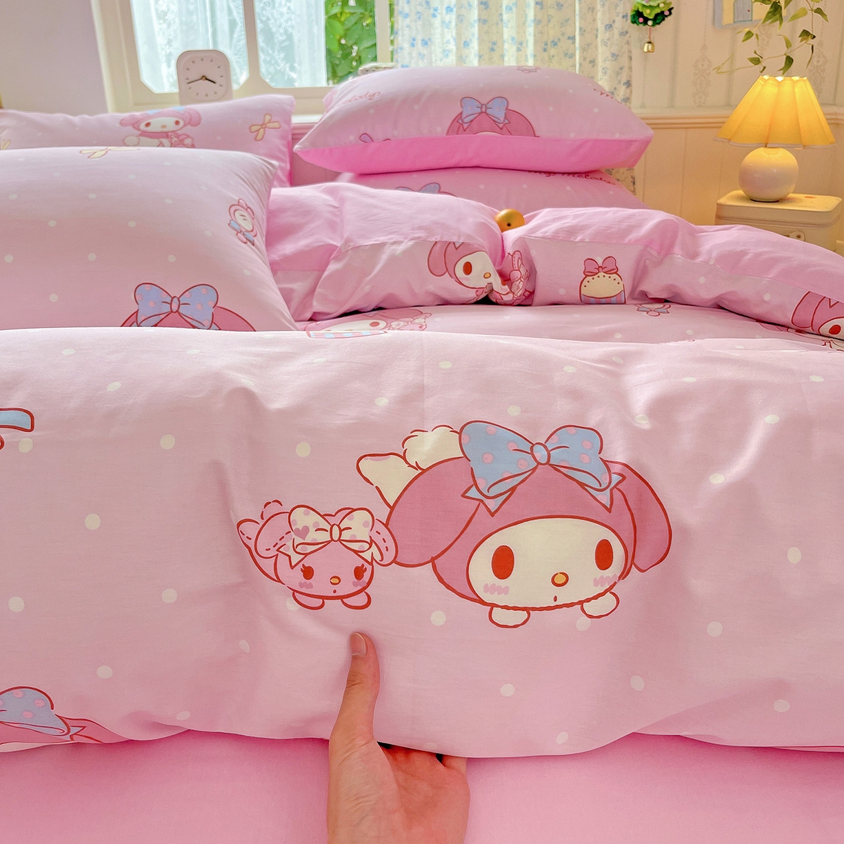 91家纺网 家纺一手货源 找家纺 朵希曼 2025新款全棉三丽鸥卡通印花系列四件套 蝴蝶结美乐蒂