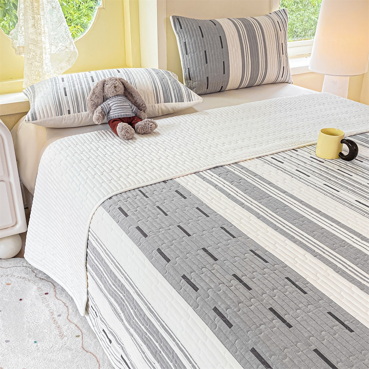 91家纺网 家纺一手货源 找家纺 灰鲸 2025新款全棉色织提花床盖系列 速写-灰