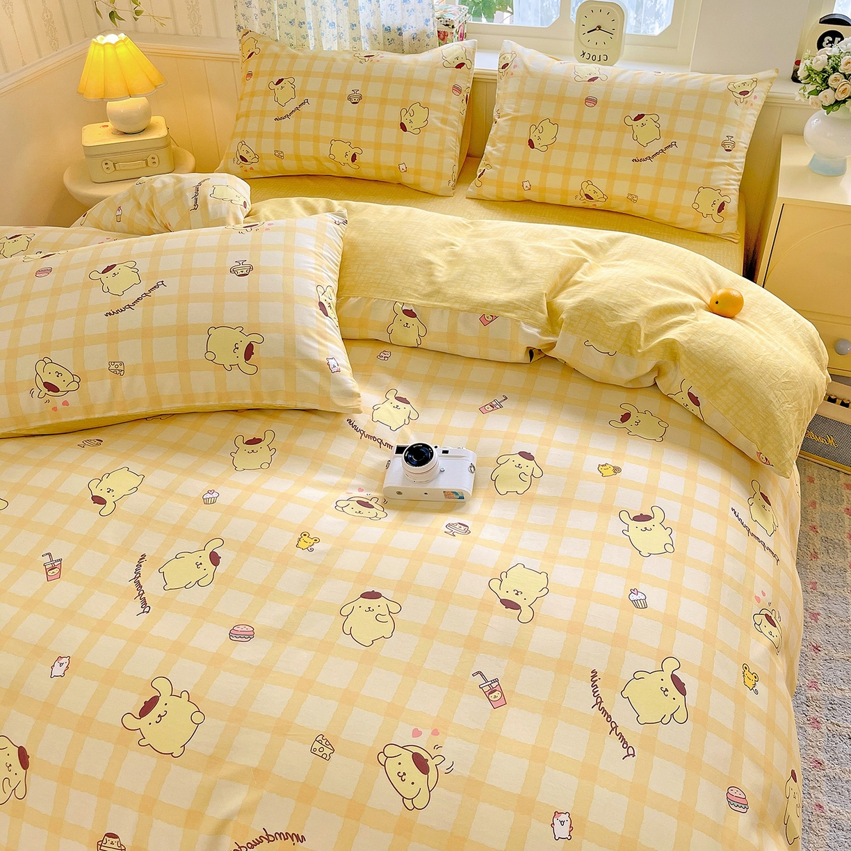 91家纺网 家纺一手货源 找家纺 朵希曼 2025新款全棉三丽鸥卡通印花系列四件套 焦糖布丁狗