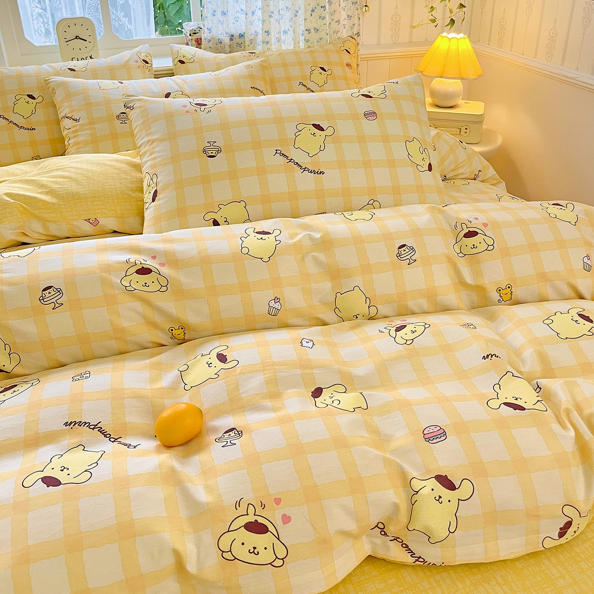 91家纺网 家纺一手货源 找家纺 朵希曼 2025新款全棉三丽鸥卡通印花系列四件套 焦糖布丁狗