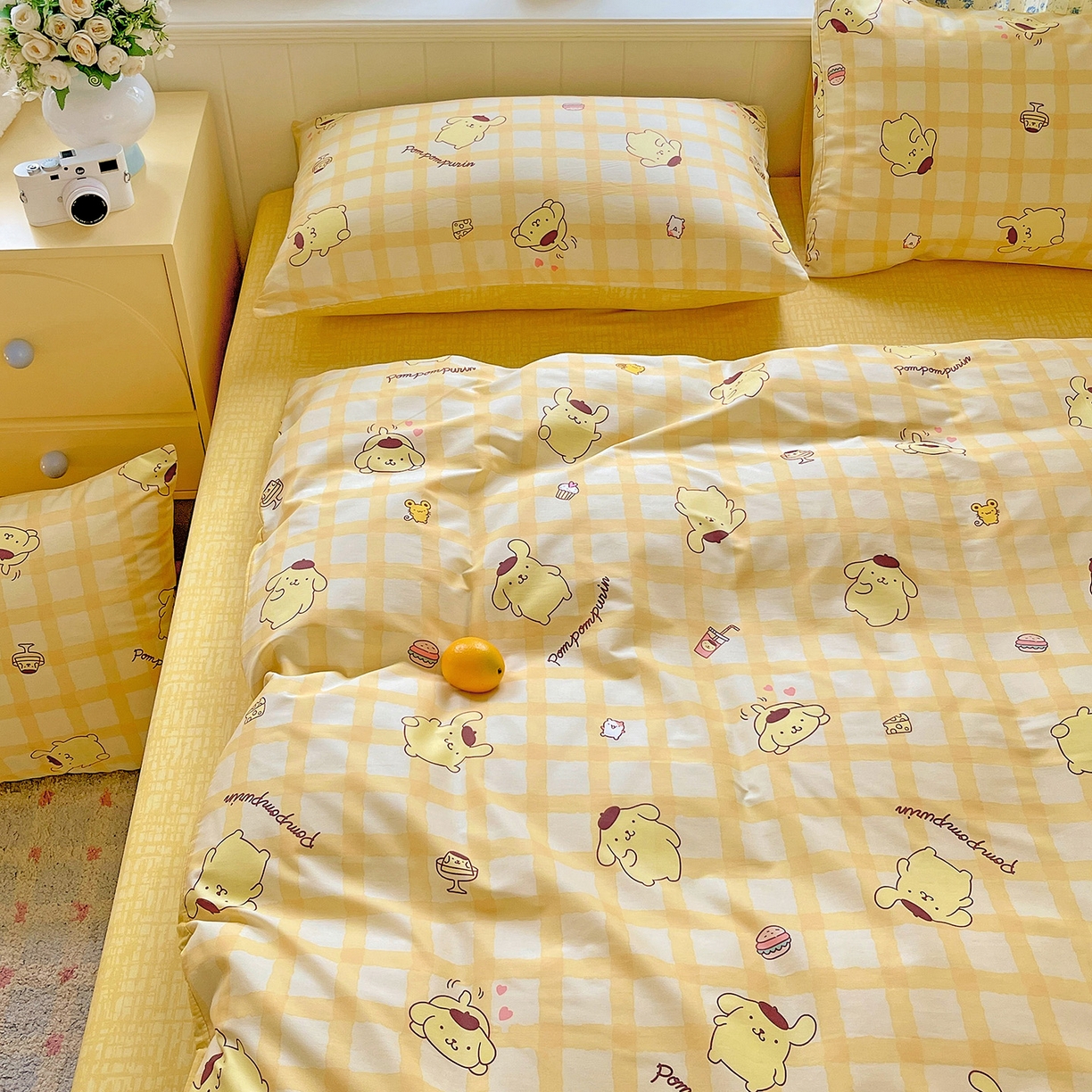 91家纺网 家纺一手货源 找家纺 朵希曼 2025新款全棉三丽鸥卡通印花系列四件套 焦糖布丁狗