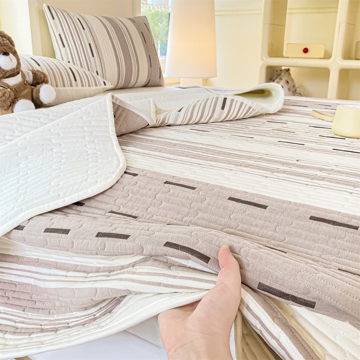 91家纺网 家纺一手货源 找家纺 灰鲸 2025新款全棉色织提花床盖系列 速写-咖