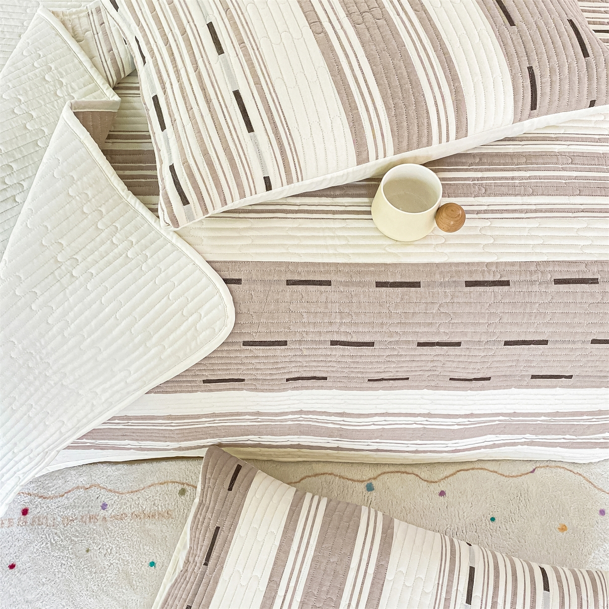 91家纺网 家纺一手货源 找家纺 灰鲸 2025新款全棉色织提花床盖系列 速写-咖