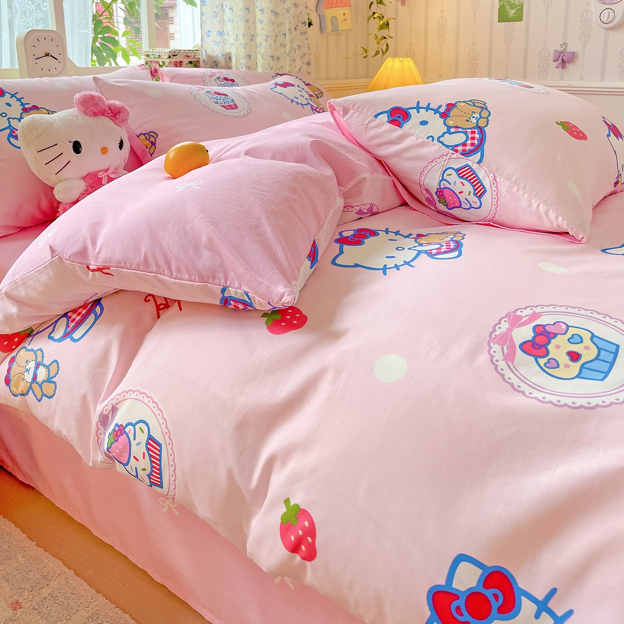 91家纺网 家纺一手货源 找家纺 朵希曼 2025新款全棉三丽鸥卡通印花系列四件套 凯蒂和熊