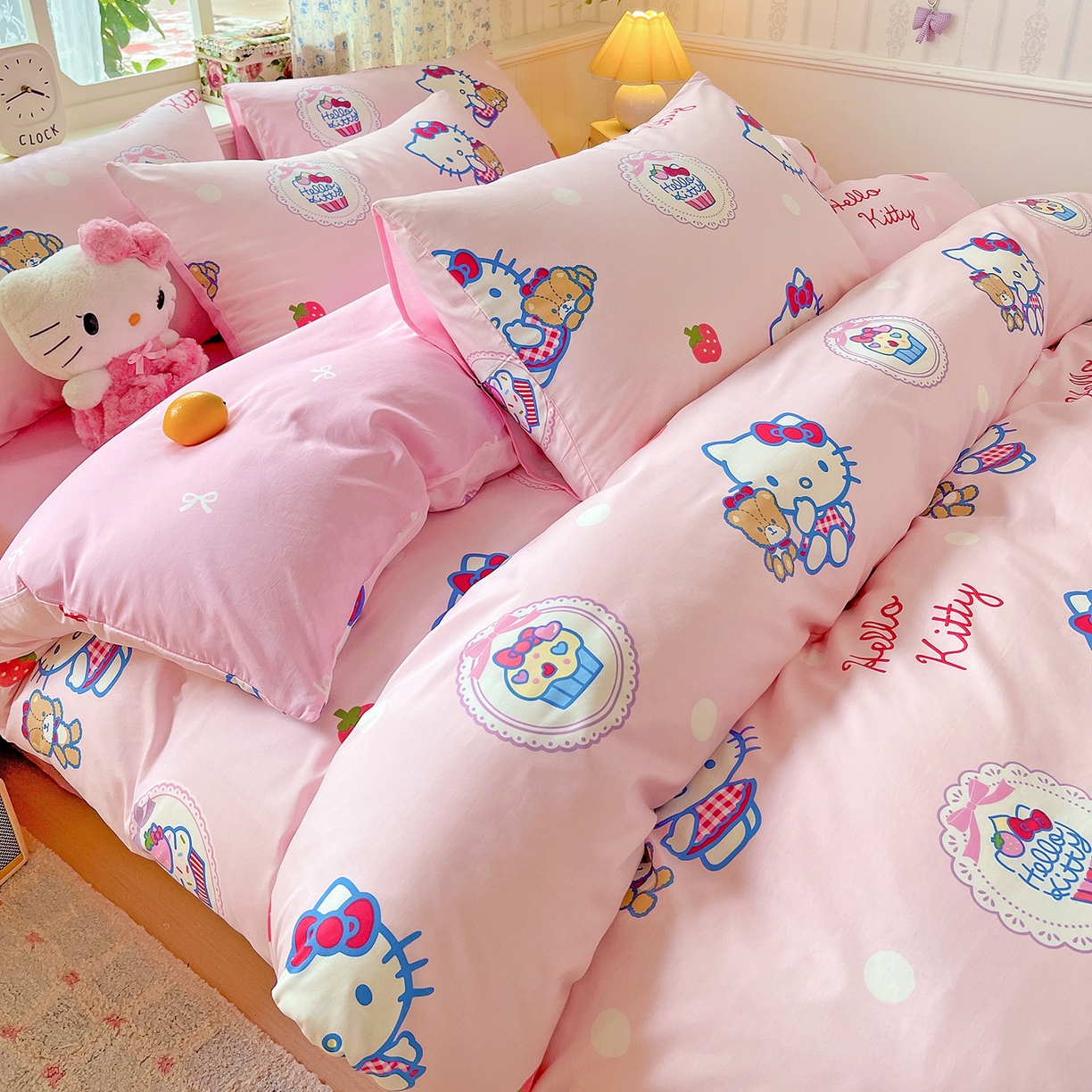 91家纺网 家纺一手货源 找家纺 朵希曼 2025新款全棉三丽鸥卡通印花系列四件套 凯蒂和熊