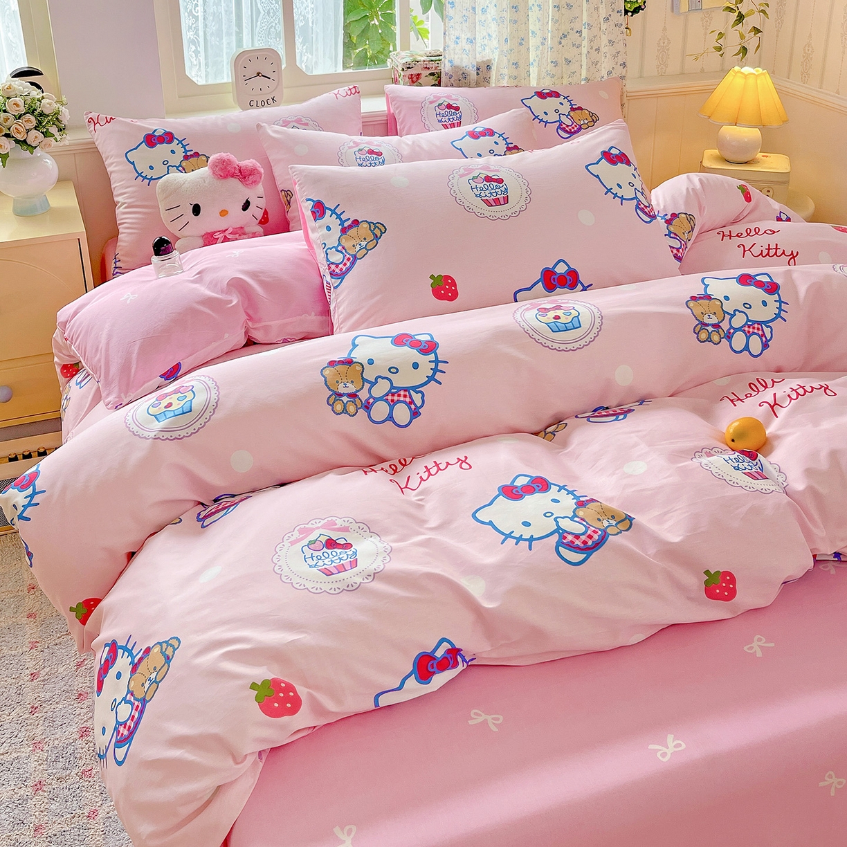 91家纺网 家纺一手货源 找家纺 朵希曼 2025新款全棉三丽鸥卡通印花系列四件套 凯蒂和熊