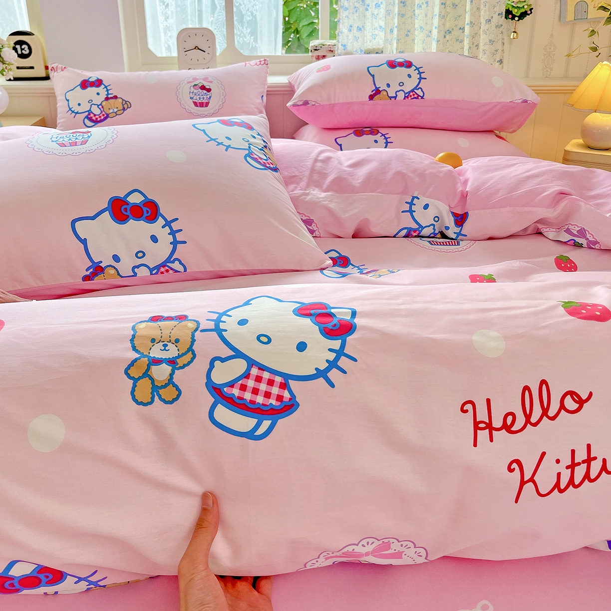 91家纺网 家纺一手货源 找家纺 朵希曼 2025新款全棉三丽鸥卡通印花系列四件套 凯蒂和熊