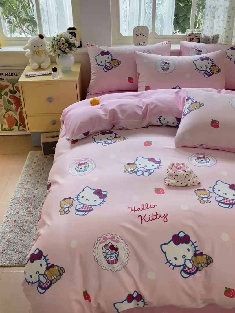 91家纺网 家纺一手货源 找家纺 朵希曼 2025新款全棉三丽鸥卡通印花系列四件套 凯蒂和熊