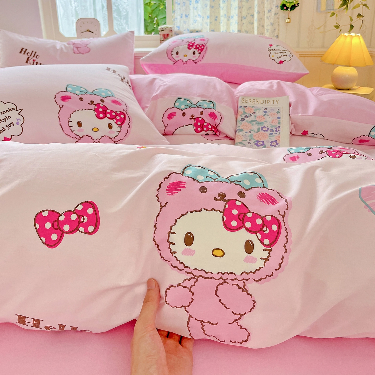 91家纺网 家纺一手货源 找家纺 朵希曼 2025新款全棉三丽鸥卡通印花系列四件套 萌宝 Baby凯蒂