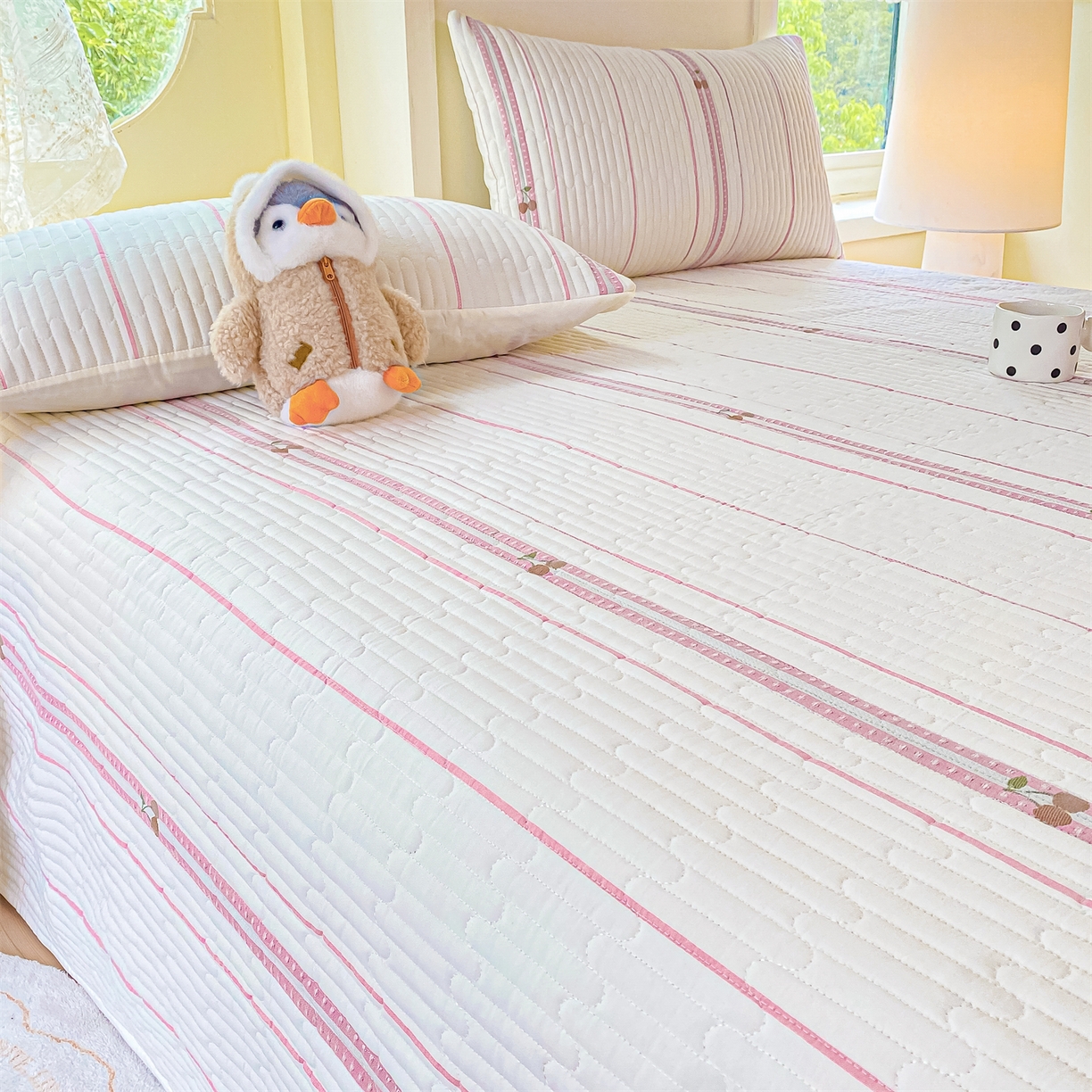 91家纺网 家纺一手货源 找家纺 灰鲸 2025新款全棉色织提花床盖系列 樱诺-粉