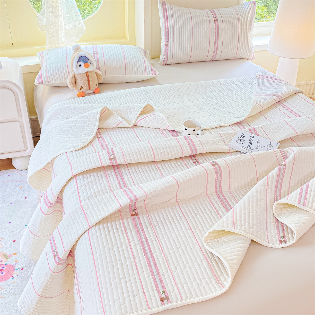 91家纺网 家纺一手货源 找家纺 灰鲸 2025新款全棉色织提花床盖系列 樱诺-粉