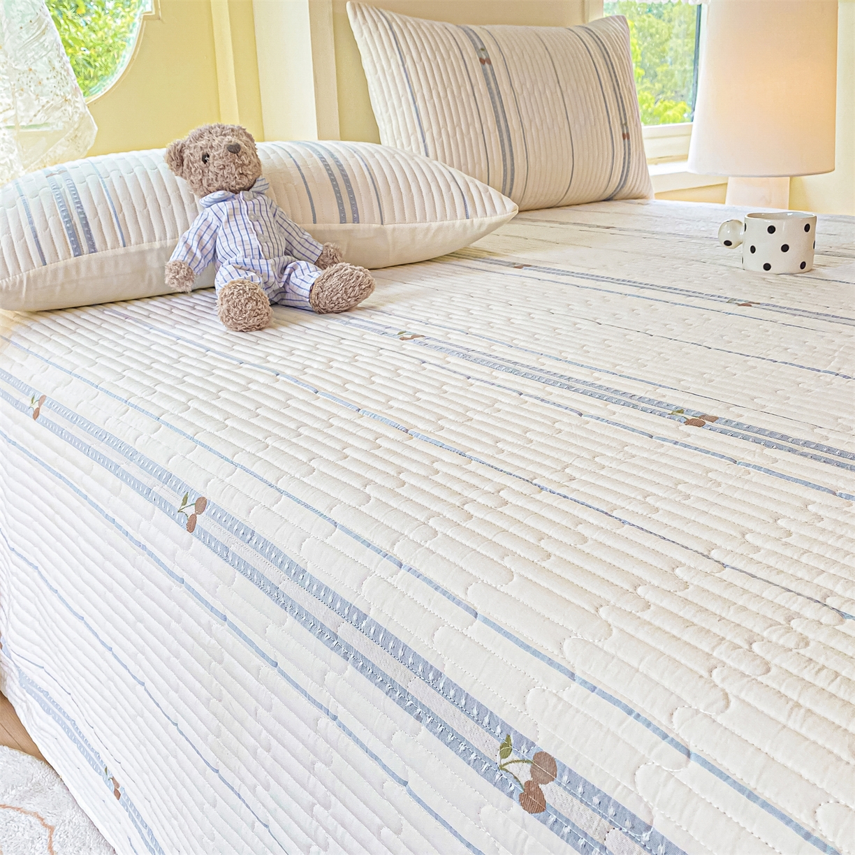 91家纺网 家纺一手货源 找家纺 灰鲸 2025新款全棉色织提花床盖系列 樱诺-蓝