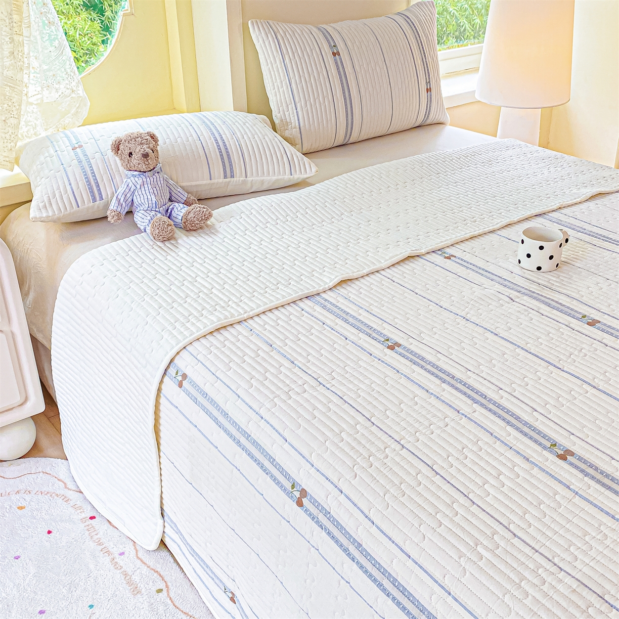 91家纺网 家纺一手货源 找家纺 灰鲸 2025新款全棉色织提花床盖系列 樱诺-蓝