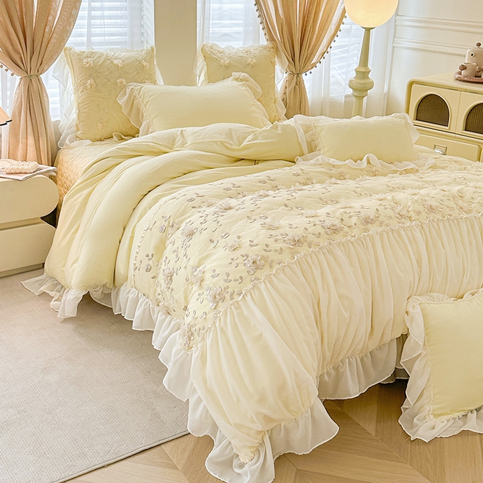 91家纺网 家纺一手货源 找家纺 鼎丰家纺 2025新款立体花朵蕾丝雪纺花边四件套-绮梦系列 绮梦-米黄