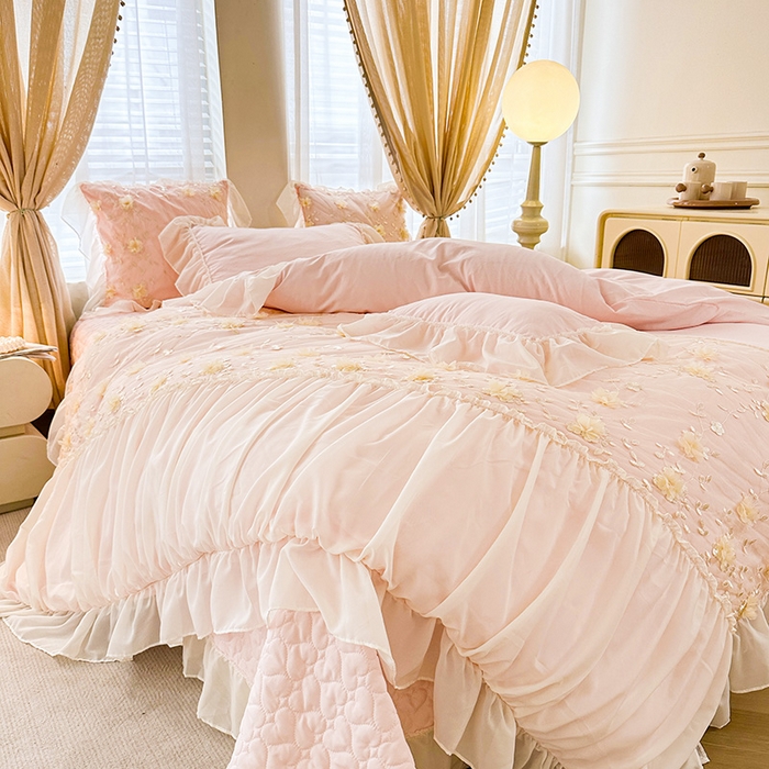 91家纺网 家纺一手货源 找家纺 鼎丰家纺 2025新款立体花朵蕾丝雪纺花边四件套-绮梦系列 绮梦-浅粉