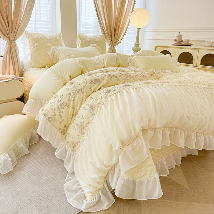 91家纺网 家纺一手货源 找家纺 鼎丰家纺 2025新款立体花朵蕾丝雪纺花边四件套-绮梦系列 绮梦-米黄