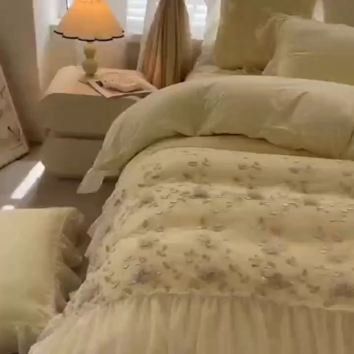 91家纺网 家纺一手货源 找家纺 鼎丰家纺 2025新款立体花朵蕾丝雪纺花边四件套-绮梦系列 绮梦-米黄