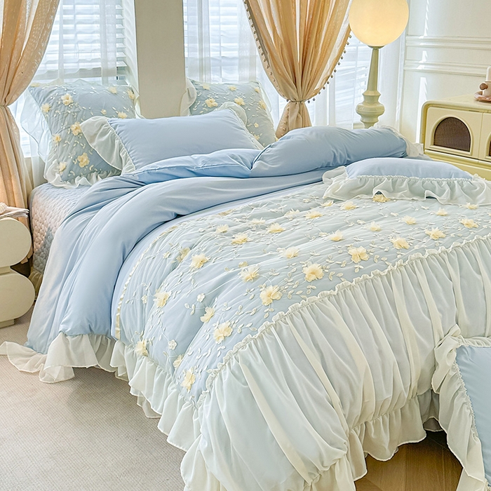 91家纺网 家纺一手货源 找家纺 鼎丰家纺 2025新款立体花朵蕾丝雪纺花边四件套-绮梦系列 绮梦-浅蓝